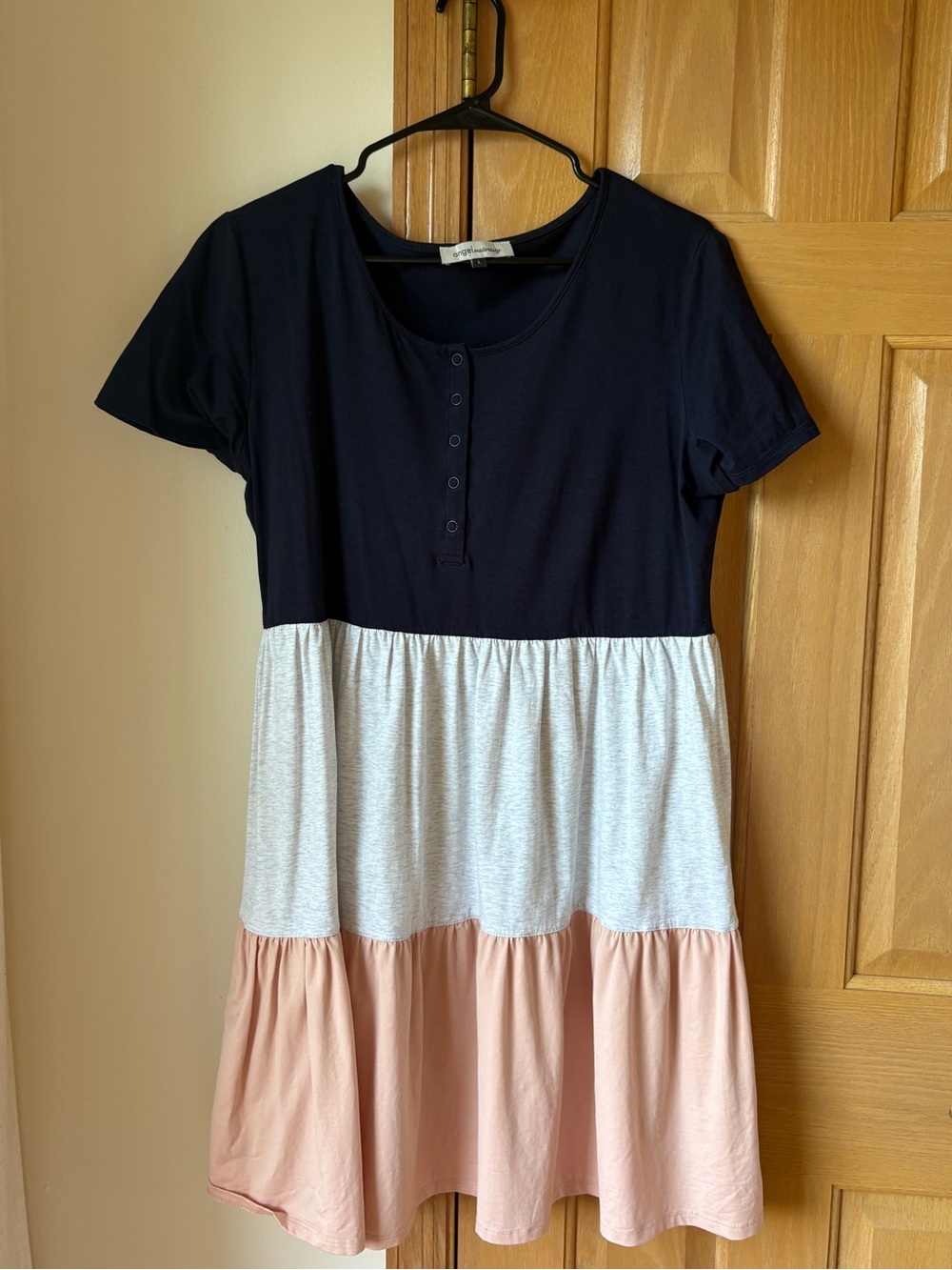 🤍 ANGEL MATERNITY
Maternity & Nursing 3 tiered dress in multi colour🤍 size L